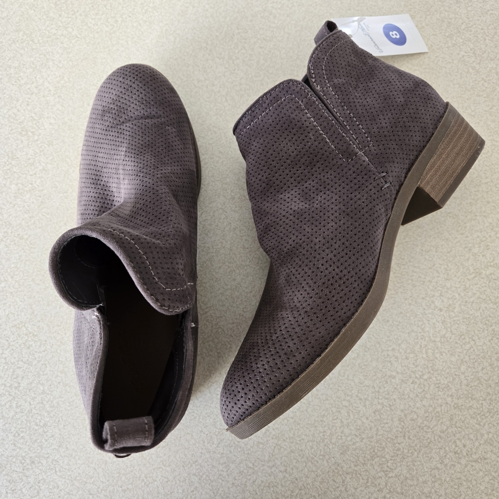 Universal Thread Perforated Ankle Booties - Taupe - Picture 2 of 5